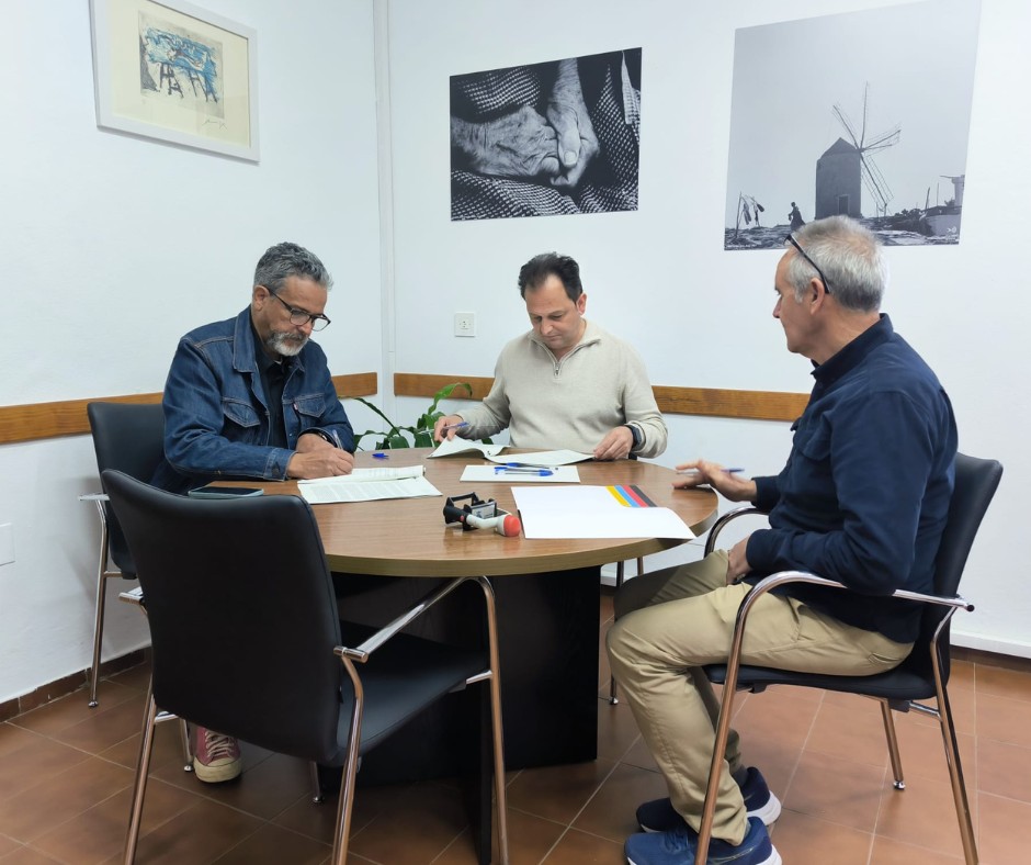 Llorenç Córdoba, and ACAF representative, Álvaro Raúl Mendoza.