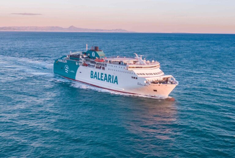 Ferry de Baleària.