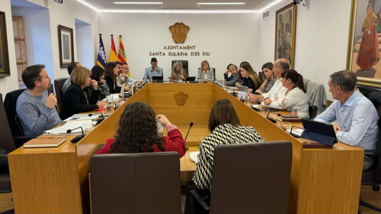 pleno del Ayuntamiento de Santa Eulària