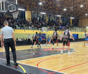 Sol Giron&egrave;s Bisbal B&agrave;squet vs. CB Sant Antoni.
