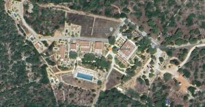 Satellite image of the hotel Menorca Experimental (Google Maps)