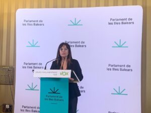 Vox aclara que "no se ha renunciado a la Oficina Ling&uuml;&iacute;stica por una antiokupas": "Estos temas se negocian por separado"