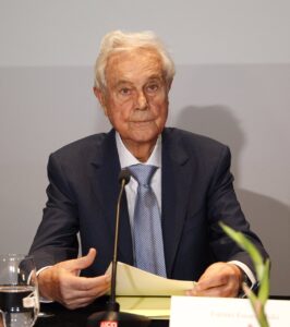 Econom&iacute;a. (AMP) Fallece Gabriel Escarrer Juli&aacute;, fundador de Meli&aacute; Hotels International y figura clave del turismo