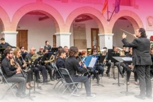 La Banda Municipal de Santa Eul&agrave;ria y la Banda Juvenil de l&rsquo;Escola Municipal de M&uacute;sica est&aacute;n a cargo del primero de los conciertos.