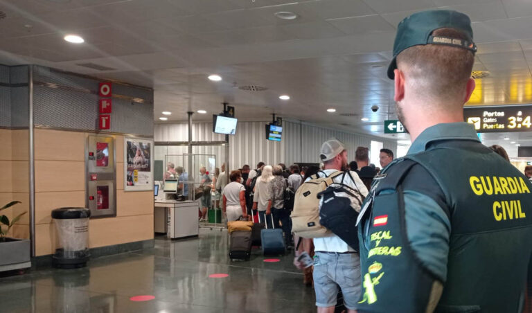 Guardia Civil en Ibiza.