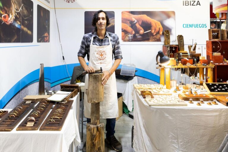 Diez artesanos de Ibiza participan en la Feria de Artesanos de Milán 2024. (Foto: Prensa Consell de Ibiza)