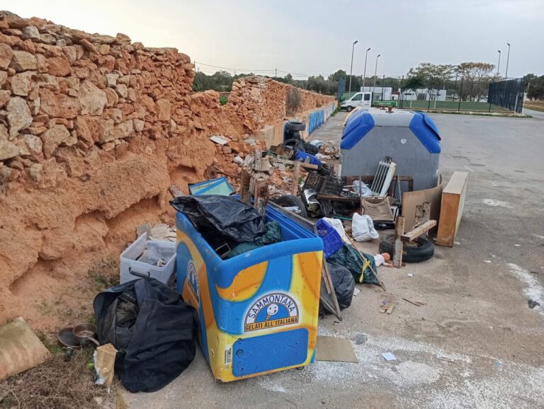 Basura acumulada en Formentera