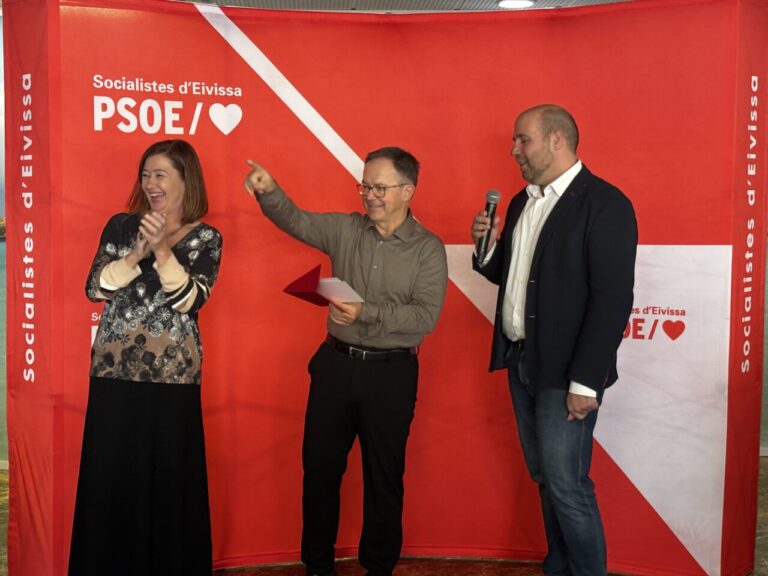 Francina Armengol en el tradicional almuerzo de Navidad del PSIB-PSOE en Ibiza.