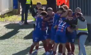 Alzira festejando la victoria ante la Peña Deportiva.