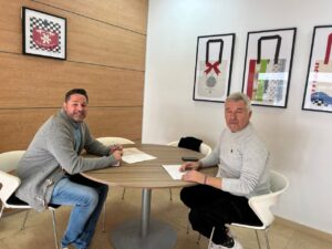 Primera reunión entre el nuevo presidente de la Asociación de Taxistas Autónomos de Vila y el concejal