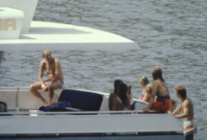 El rey Juan Carlos I en la bañera del antiguo 'Fortuna'