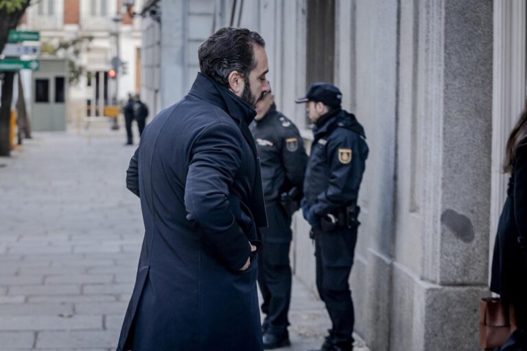 El empresario Víctor de Aldama a su llegada a declarar ante el Tribunal Supremo en Madrid. (Europa Press)