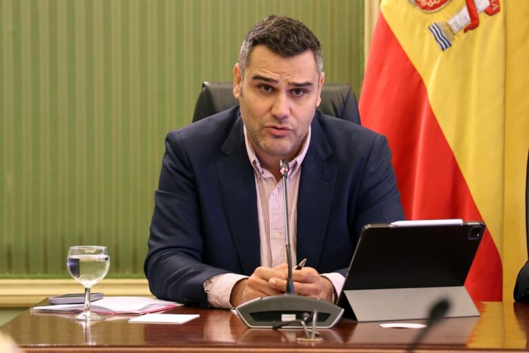 Albert Sala, director general de IB3 en el Parlament.