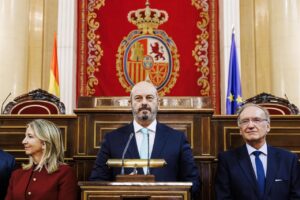 El presidente del Senado, Pedro Rollán (c), interviene durante la jornada de Puertas Abiertas en la Cámara Alta, a 28 de noviembre de 2024, en Madrid (España)