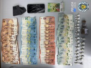 Elementos incautados por la Polic&iacute;a Local de Santa Eul&agrave;ria.