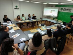 Reuni&oacute;n en la sede de PIMEEF. (Prensa)