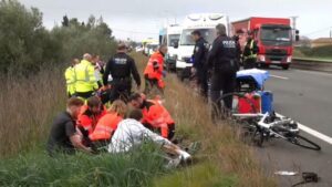 Momento en el que son atendidos los heridos.