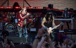 Guns n' Roses de Axl Rose, Slash y Duff en ell estadio Vicente Calder&oacute;n