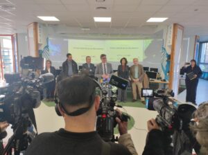 El vicepresidente Costa destaca la colaboraci&oacute;n publicoprivada para fabricar el primer sat&eacute;lite de las Baleares.