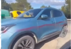 Coches vandalizados.