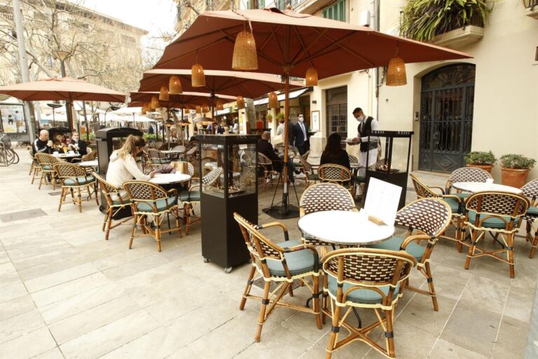 Una terraza de un bar.