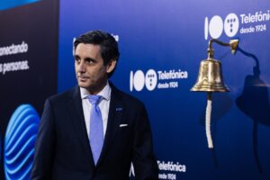 El presidente ejecutivo de Telef&oacute;nica, Jos&eacute; Mar&iacute;a &Aacute;lvarez-Pallete, durante el toque de campa&ntilde;a de Telef&oacute;nica, en el Palacio de la Bolsa de Madrid, a 19 de abril de 2024, en Madrid
