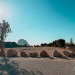 &iquest;Qu&eacute; pasa en es Vedr&agrave;? Vecinos &laquo;desamparados, enga&ntilde;ados y abandonados&raquo; alertan que el caos ser&aacute; peor que nunca en Ibiza