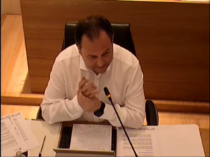 Lloren&ccedil; C&oacute;rdoba durante el pleno del mes de febrero.