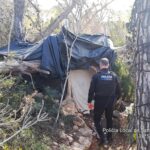 Desmantelan cuatro asentamientos ilegales en Sant Antoni y retiran m&aacute;s de cinco toneladas de residuos