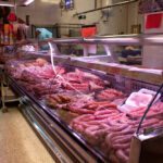 Escasez de carne local en Ibiza: el cerdo y el pollo desaparecen de los mostradores esta semana