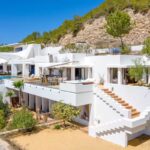 La mansi&oacute;n de Pepe Navarro en Ibiza: la joya de su imperio que ahora se alquila en Airbnb