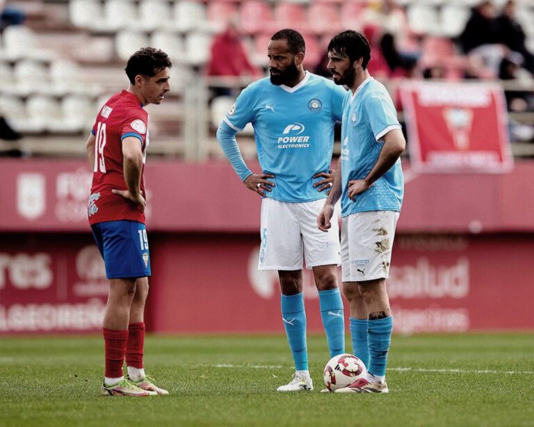 Un lance del partido entre la UD Ibiza y el Algeciras.