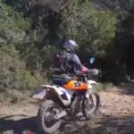 &laquo;Coches bloqueando accesos, motos sin control y promesas incumplidas&raquo;: los vecinos de Es Cubells, hartos del caos en Es Vedr&agrave;