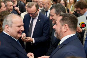 El ministro de Industria y Turismo, Jordi Hereu, junto al concejal de Turismo de Ibiza, Rub&eacute;n Sousa en Berl&iacute;n