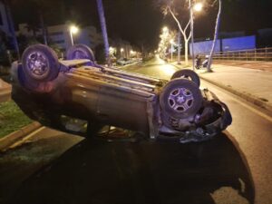 Veh&iacute;culo accidentado. d