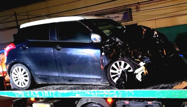 Estado en el que quedó uno de los vehículos implicado en la colisión frontal de la carretera de Cala Compte.