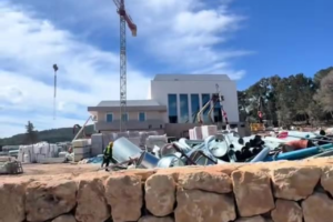 [UNVRS] en construcci&oacute;n (Clip del video de Stella TzortZi)