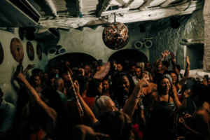 La sala Freddies de Pikes Ibiza