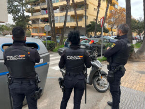 Tres polic&iacute;as en el operativo
