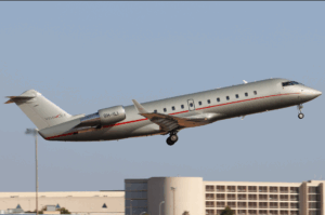 El avi&oacute;n que protagoniz&oacute; el aterrizaje de emergencia el jueves.