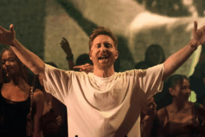 David Guetta durante un DJ set (Foto archivo)