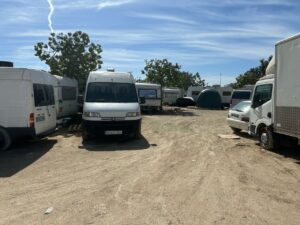 Furgonetas y tiendas de campa&ntilde;a en Ibiza