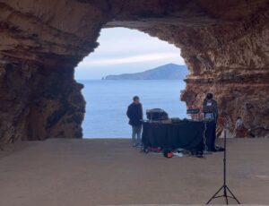 El set en la cueva de Ibiza