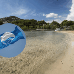 Bandera Azul sobre playa des Riu