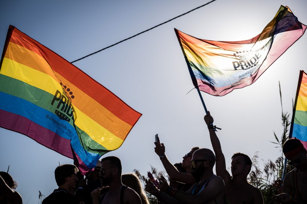 Banderas del orgullo LGTBIQ+ en el Ibiza Gay Pride
