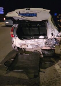 As&iacute; qued&oacute; el taxi tras el choque con un Ferrari.