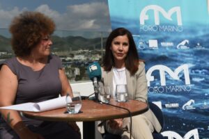 Inma Saranova, directora de IbizaPreservation y Marisol Ferrer, concejala de Cultura, Educación y Juventud del Ayuntamiento de Santa Eulària des Riu, durante la presentación de la VI edición de Foro Futuro.