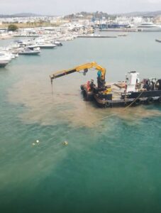 Dragado en puerto de Ibiza