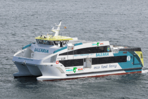 Eco Fast Ferry Eco Lux fleado a Aquabus