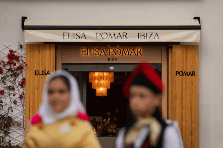 Fachada de la tienda de Elisa Pomar